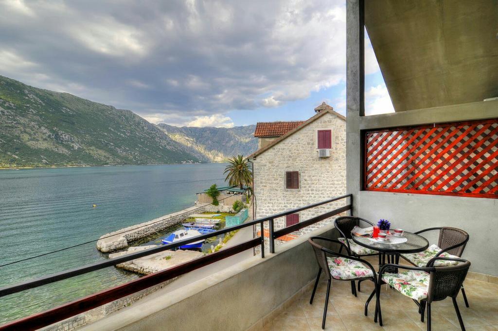 Apartment Close To Sea With A Great View Of Sea Tivat Exterior photo