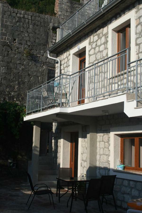 Apartment Close To Sea With A Great View Of Sea Tivat Exterior photo