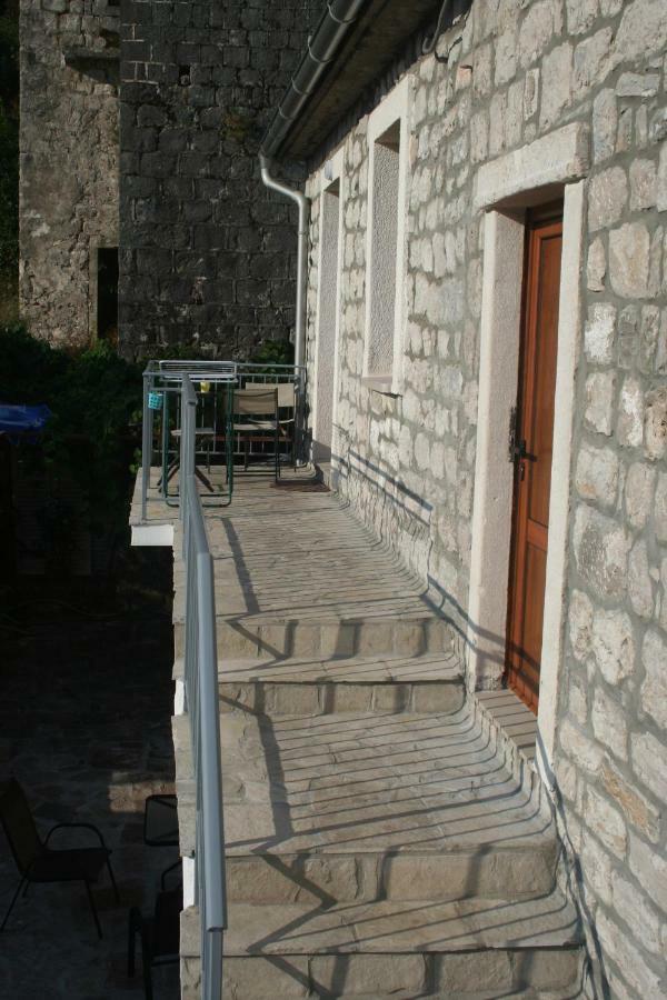 Apartment Close To Sea With A Great View Of Sea Tivat Exterior photo