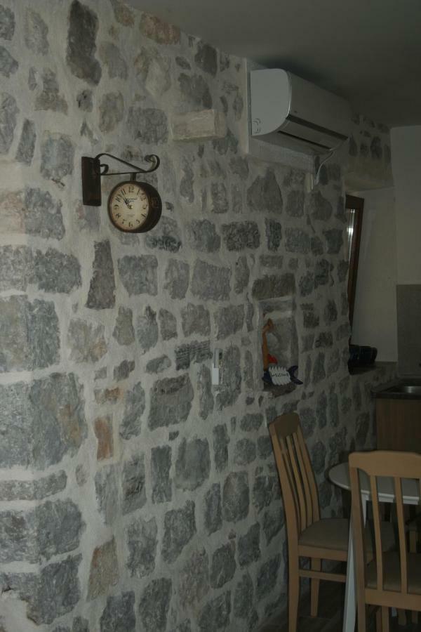 Apartment Close To Sea With A Great View Of Sea Tivat Exterior photo